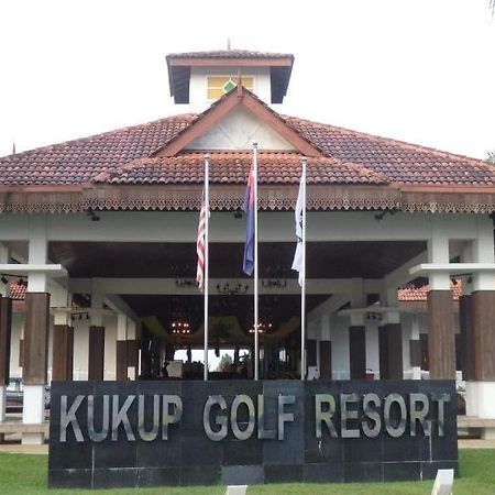 Kukup Golf Resort Pontian Kecil Exterior foto
