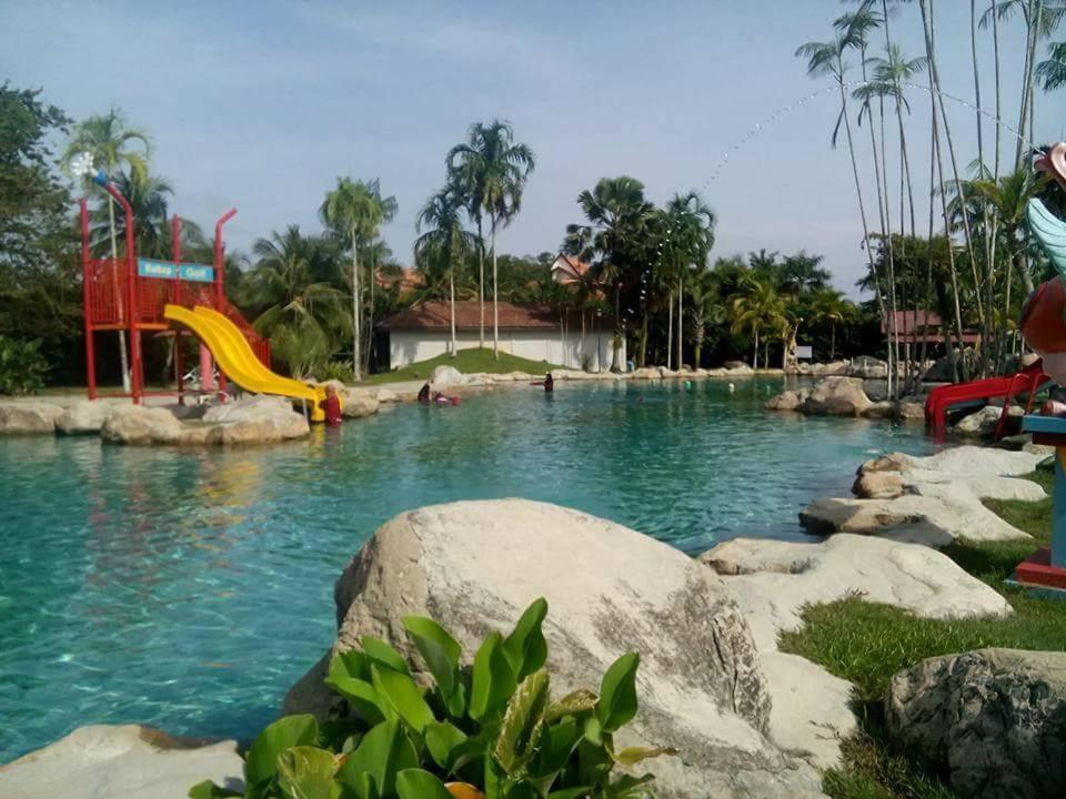 Kukup Golf Resort Pontian Kecil Exterior foto